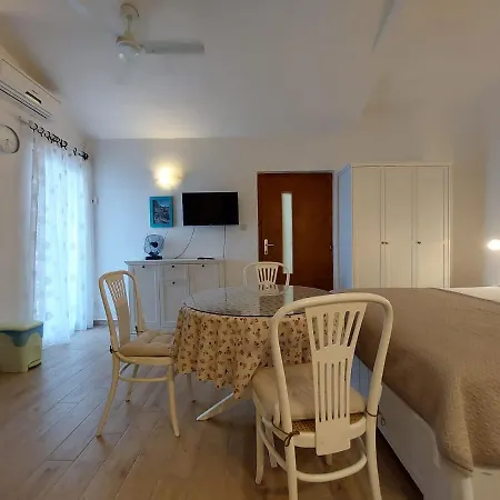 Amazing View Over The Apartamento Omiš